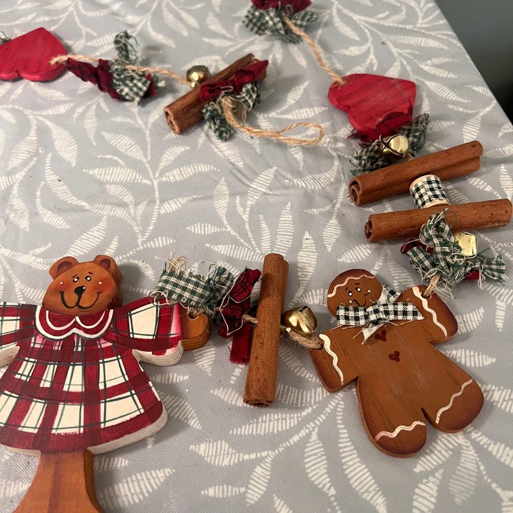 Vintage Rustic Christmas Garland Wooden Teddy Bear Gingerbread Cinnamon Sticks